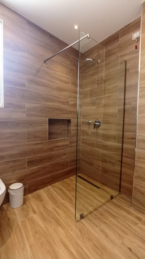 Regina Blu Suite 5.jpg